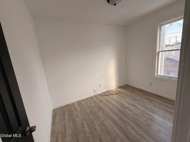 $1,200 | 25 Lefferts Street, Unit UP, Amsterdam, NY 12010