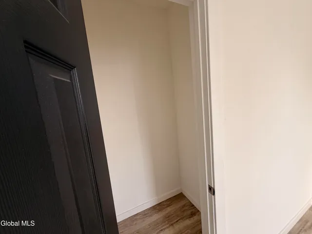 $1,200 | 25 Lefferts Street, Unit UP, Amsterdam, NY 12010