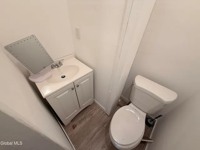 $1,200 | 25 Lefferts Street, Unit UP, Amsterdam, NY 12010