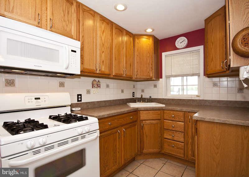 1842 Church Road Baltimore, MD 21222 - Photo 6 of 22 Kitchen