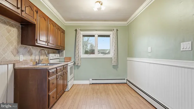 $294,500 | 25 Autumn Lane, Levittown, PA 19055