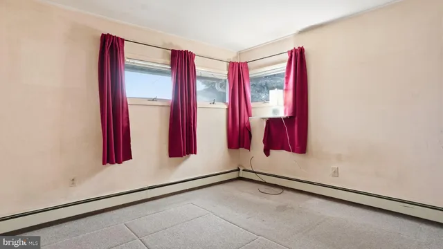 $294,500 | 25 Autumn Lane, Levittown, PA 19055