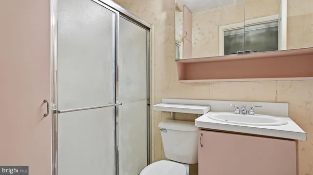 $294,500 | 25 Autumn Lane, Levittown, PA 19055