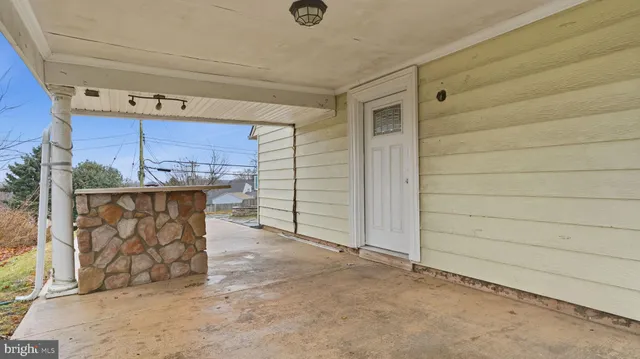 $294,500 | 25 Autumn Lane, Levittown, PA 19055