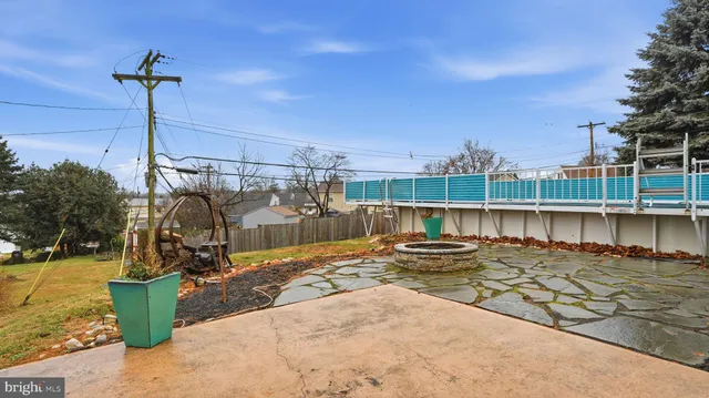 $294,500 | 25 Autumn Lane, Levittown, PA 19055