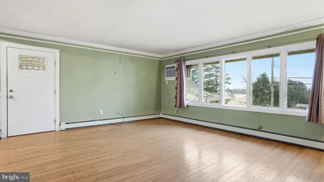 $294,500 | 25 Autumn Lane, Levittown, PA 19055