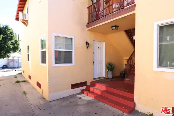 $1,999 | 8150 Sepulveda Place, Unit 3, Panorama City, CA 91402