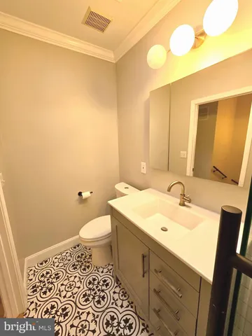 $2,950 | 1209 Florida Avenue Northeast, Washington, DC 20002