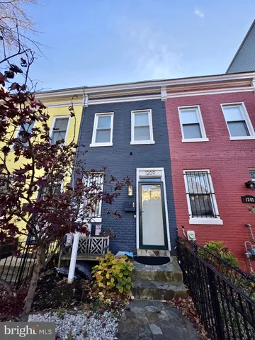 $2,950 | 1209 Florida Avenue Northeast, Washington, DC 20002
