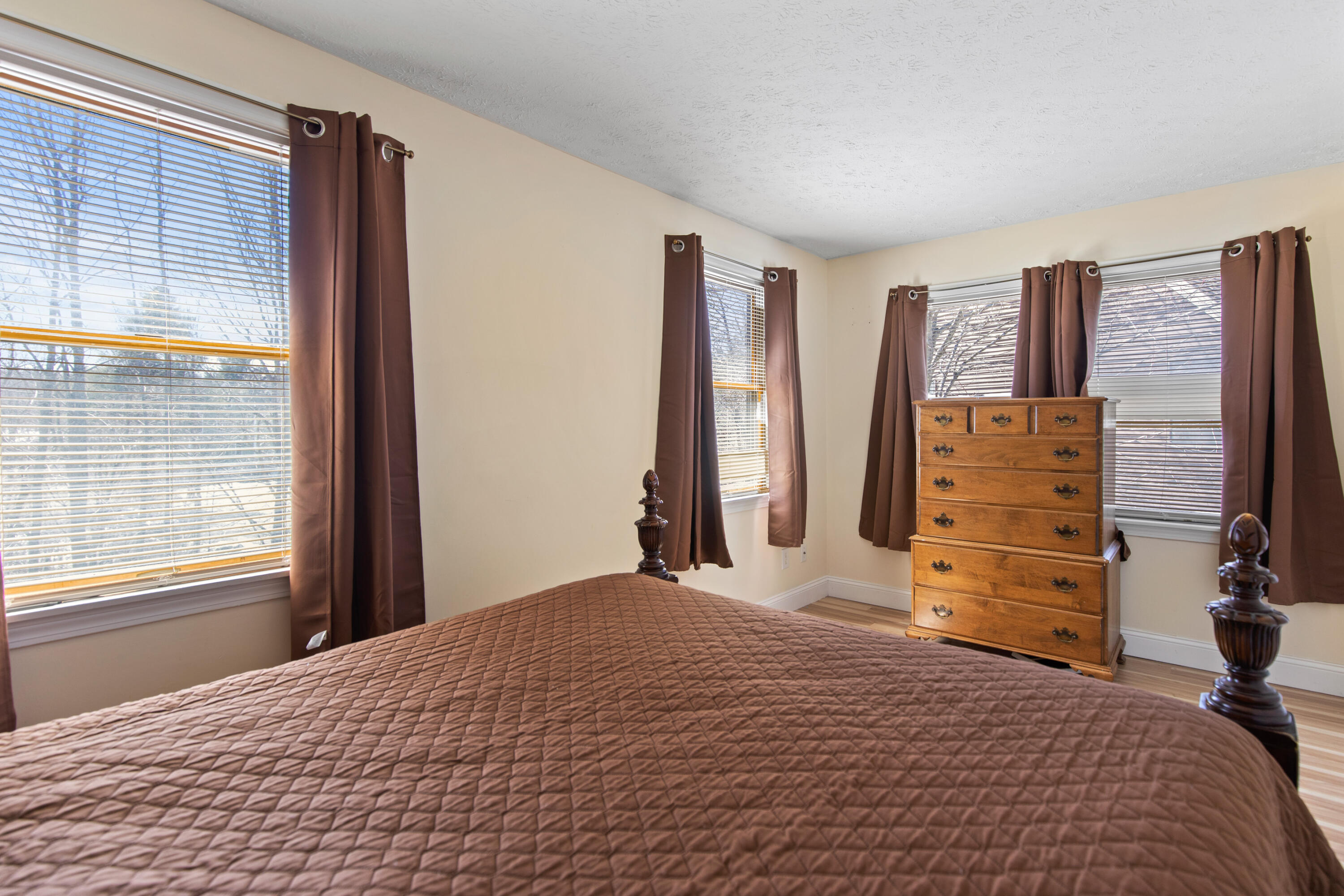 538 Main Street, Unit 5 Sanford, ME 04083 - Photo 12 of 24 538 Main Street5 Springvale017