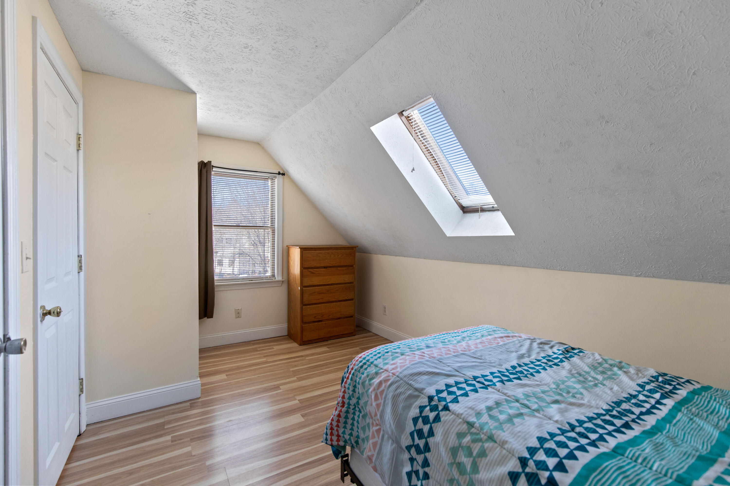 538 Main Street, Unit 5 Sanford, ME 04083 - Photo 14 of 24 538 Main Street5 Springvale016