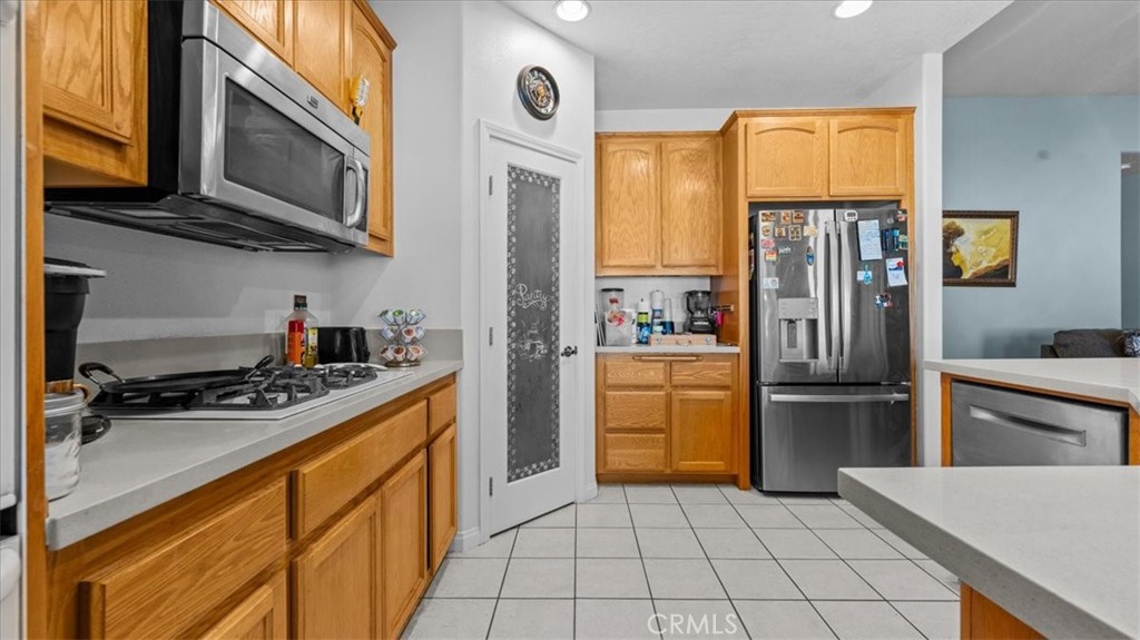 17112 Century Plant Road Apple Valley, CA 92307 - Photo 13 of 44