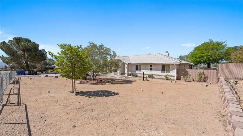 17112 Century Plant Road Apple Valley, CA 92307 - Photo 3 of 44