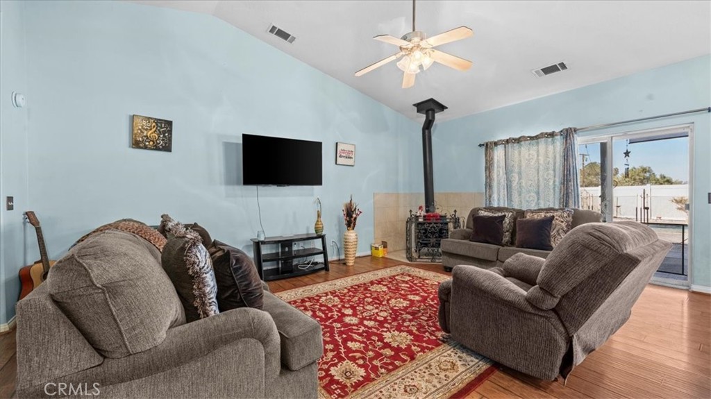 17112 Century Plant Road Apple Valley, CA 92307 - Photo 7 of 44