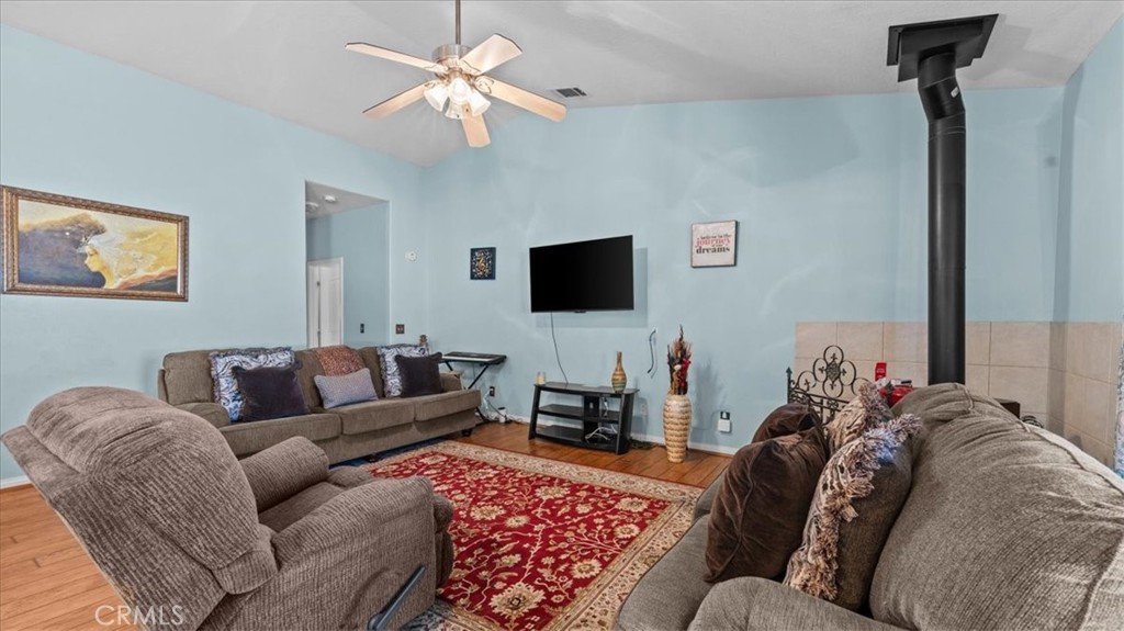 17112 Century Plant Road Apple Valley, CA 92307 - Photo 8 of 44