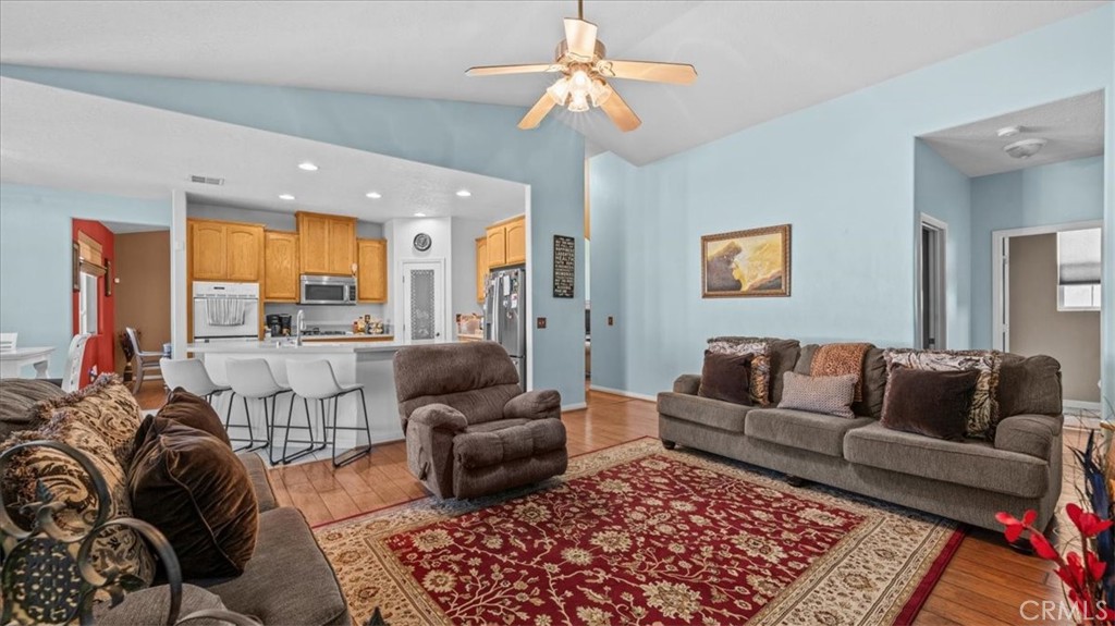 17112 Century Plant Road Apple Valley, CA 92307 - Photo 9 of 44