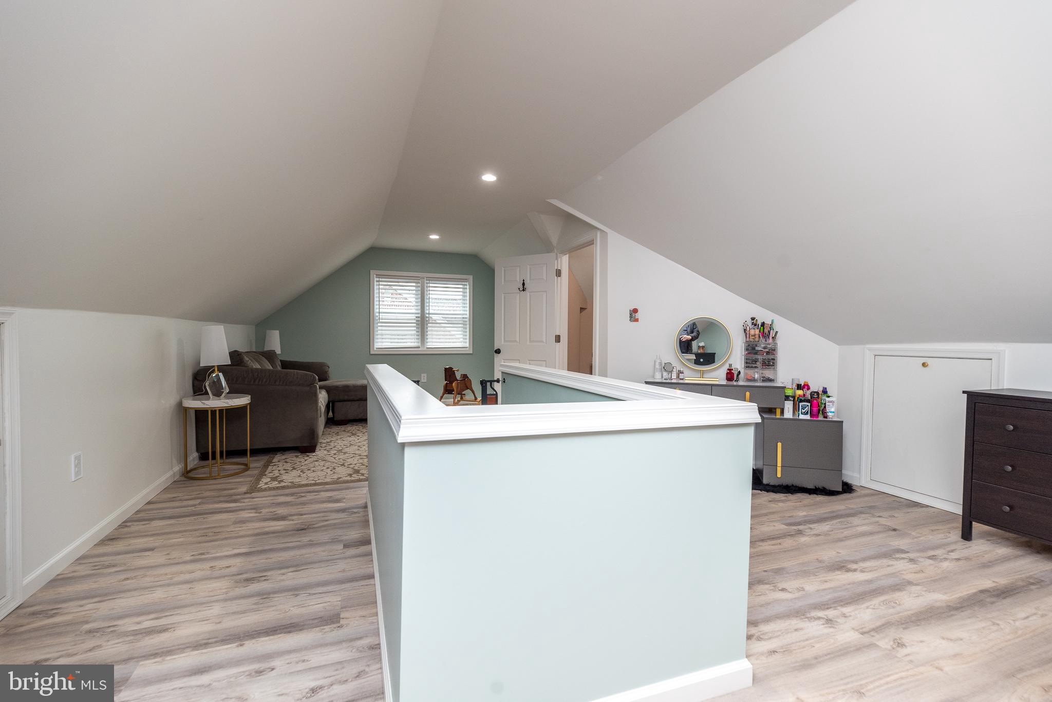 7329 Ryers Avenue Philadelphia, PA 19111 - Photo 7 of 47 Gallery Image 7