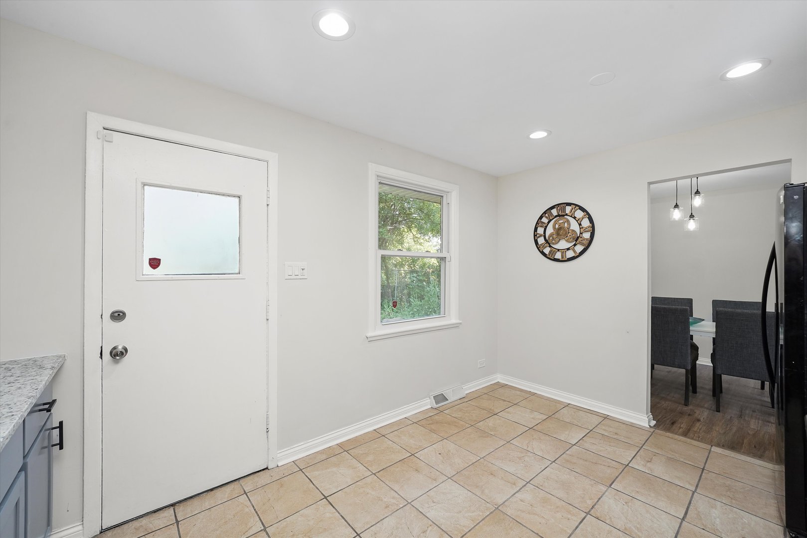 3508 Maple Lane Hazel Crest, IL 60429 - Photo 11 of 34 a view of an empty room and window