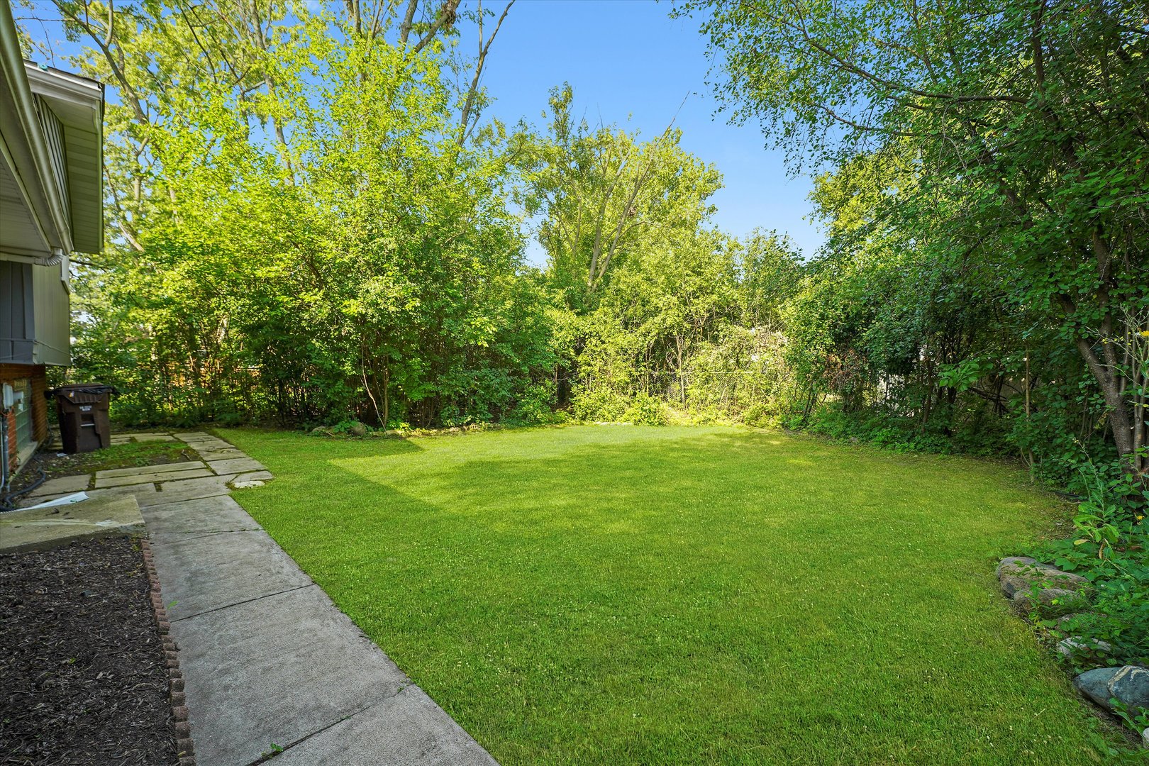 3508 Maple Lane Hazel Crest, IL 60429 - Photo 29 of 34 a view of yard with green space