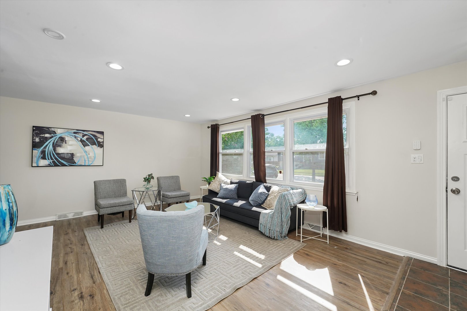 3508 Maple Lane Hazel Crest, IL 60429 - Photo 4 of 34 a living room with furniture and a large window