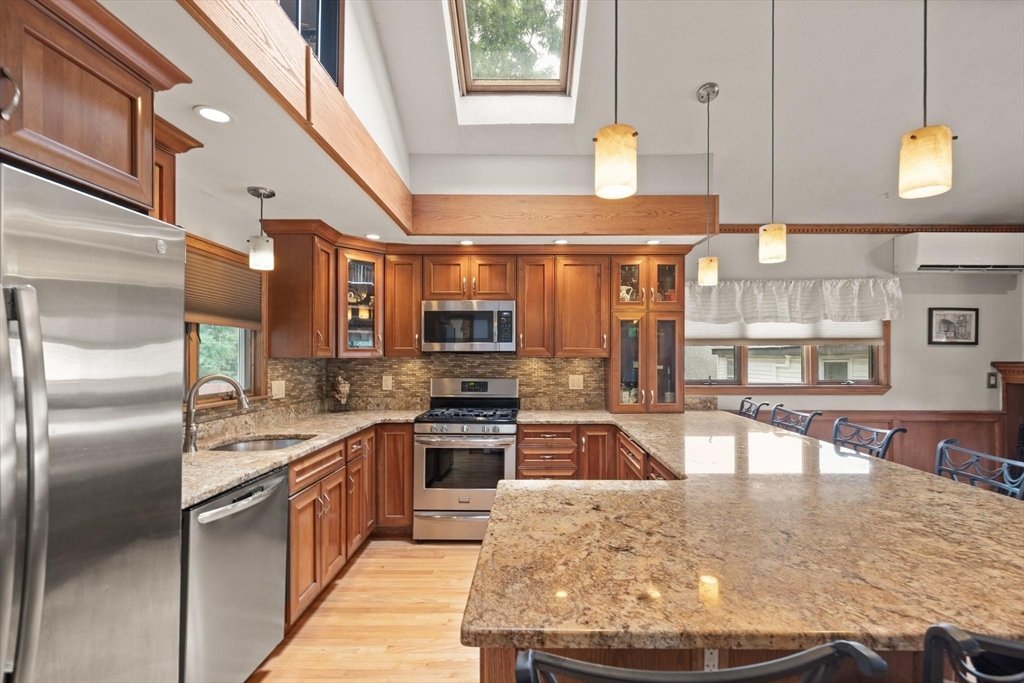 75 Andrews Street Medford, MA 02155 - Photo 5 of 40