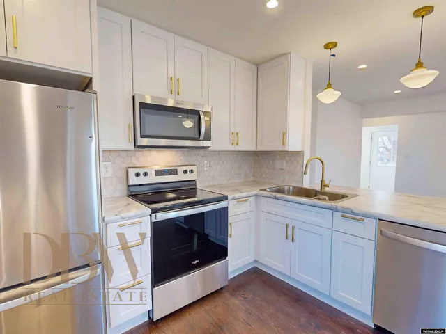 $249,795 | 1044 Warren Street, Thermopolis, WY 82443