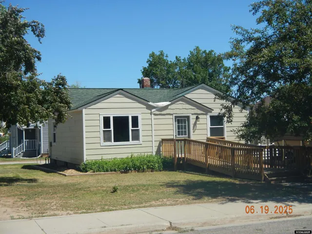 $295,000 | 1044 Warren Street, Thermopolis, WY 82443