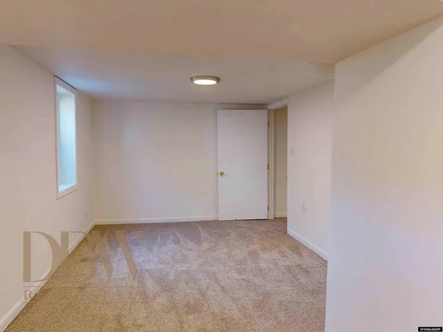 $295,000 | 1044 Warren Street, Thermopolis, WY 82443