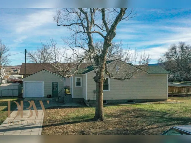 $295,000 | 1044 Warren Street, Thermopolis, WY 82443