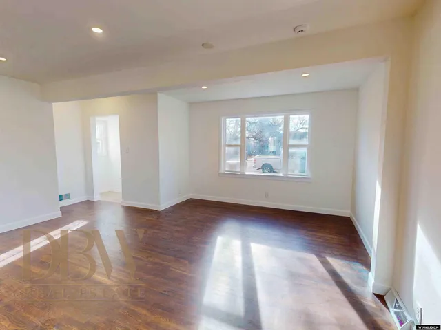 $295,000 | 1044 Warren Street, Thermopolis, WY 82443