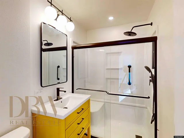 $295,000 | 1044 Warren Street, Thermopolis, WY 82443