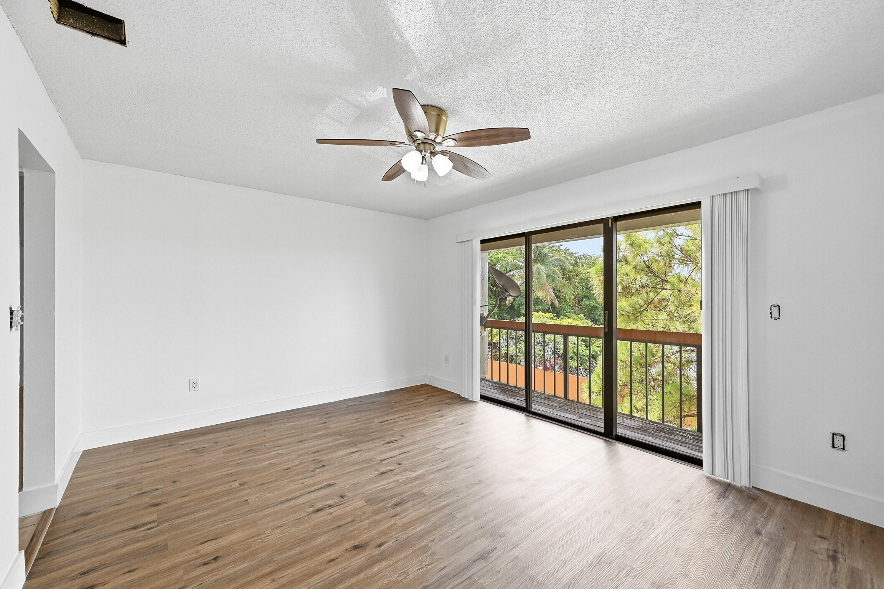 4012 Del Rio Way Sunrise, FL 33351 - Photo 22 of 64 22_stl_3419