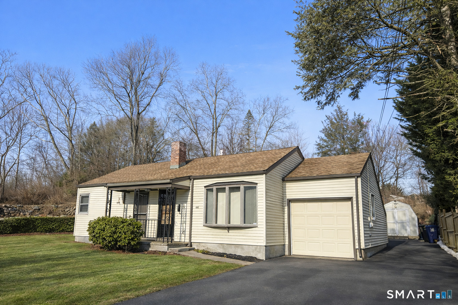 355 Broadbridge Road Bridgeport, CT 06610 - Photo 2 of 13