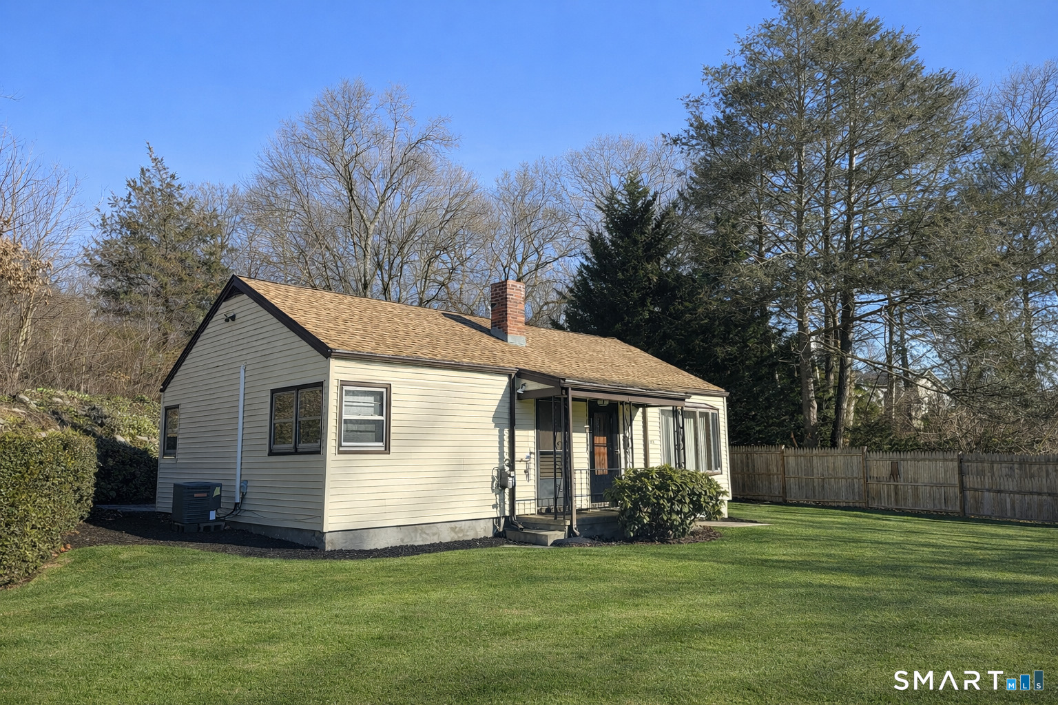 355 Broadbridge Road Bridgeport, CT 06610 - Photo 3 of 13