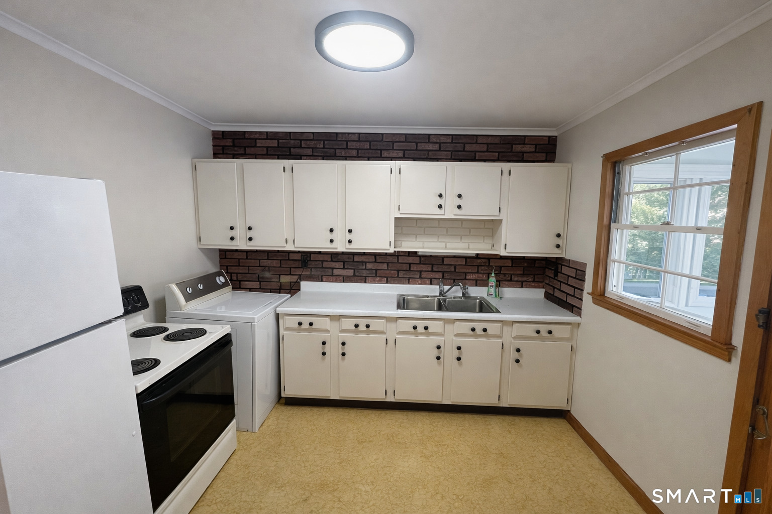 355 Broadbridge Road Bridgeport, CT 06610 - Photo 6 of 13