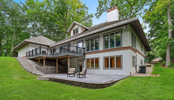 $773,000 | 255 Traders Point Lane, Green Bay, WI 54302