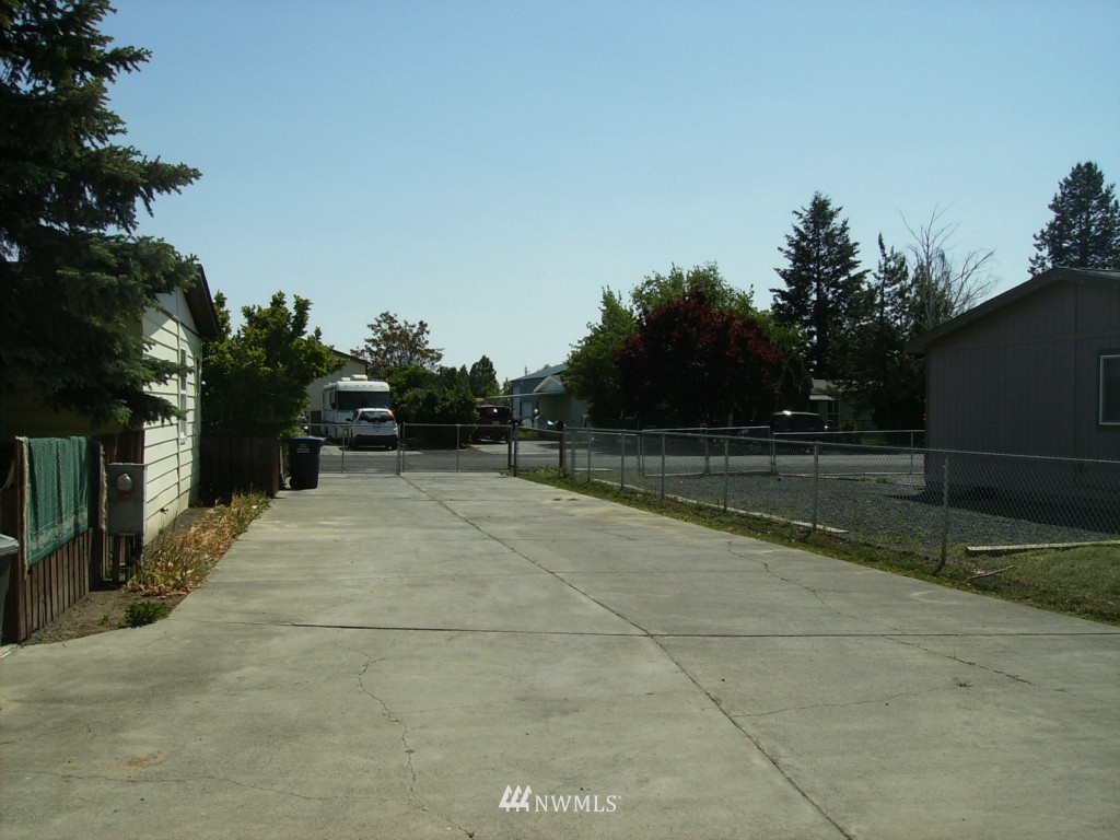 8654 Jean Road Northeast Moses Lake, WA 98837 - Photo 17 of 25 Gallery Image 17