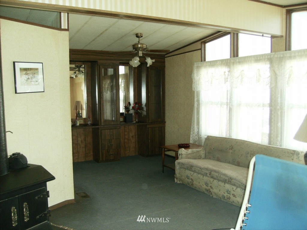 8654 Jean Road Northeast Moses Lake, WA 98837 - Photo 4 of 25 Gallery Image 4