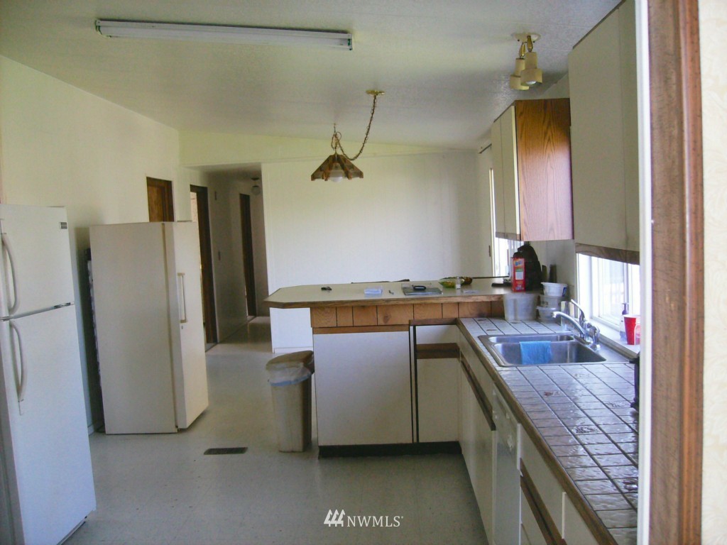 8654 Jean Road Northeast Moses Lake, WA 98837 - Photo 6 of 25 Gallery Image 6
