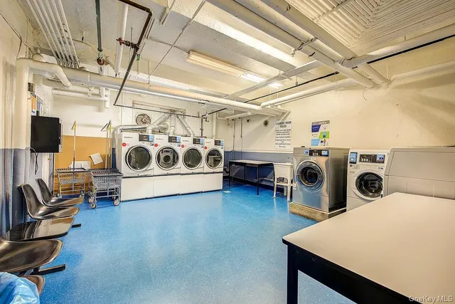 $279,000 | 11034 73rd Road, Unit 1D | Forest Hills