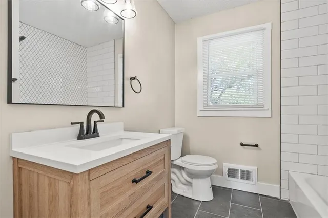 $244,000 | 8304 East 106th Street, Kansas City, MO 64134