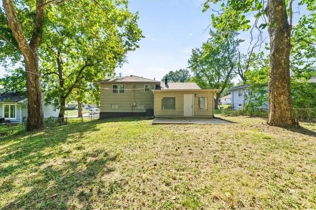 $244,000 | 8304 East 106th Street, Kansas City, MO 64134