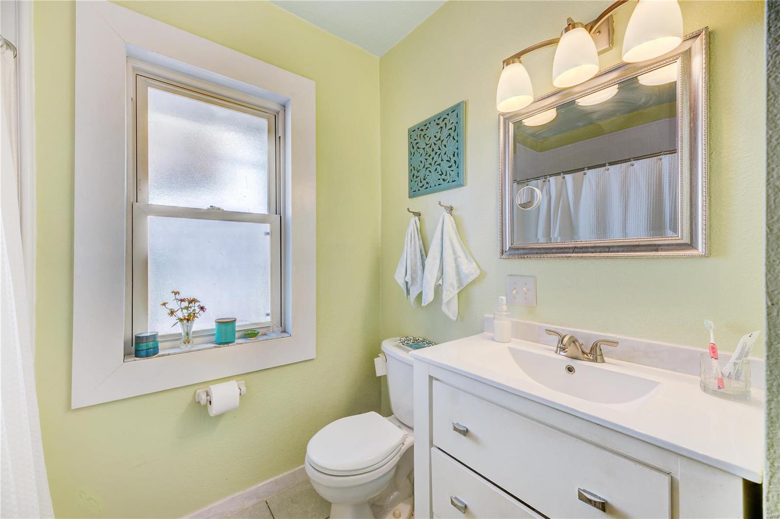 2944 Ridgeway Avenue St. Louis, MO 63114 - Photo 13 of 21 Gallery Image 13