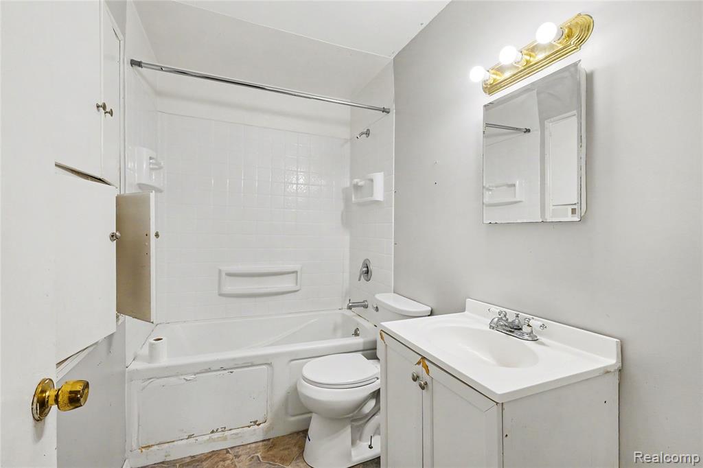 4449 Crosby Road Flint, MI 48506 - Photo 17 of 26 Gallery Image 17