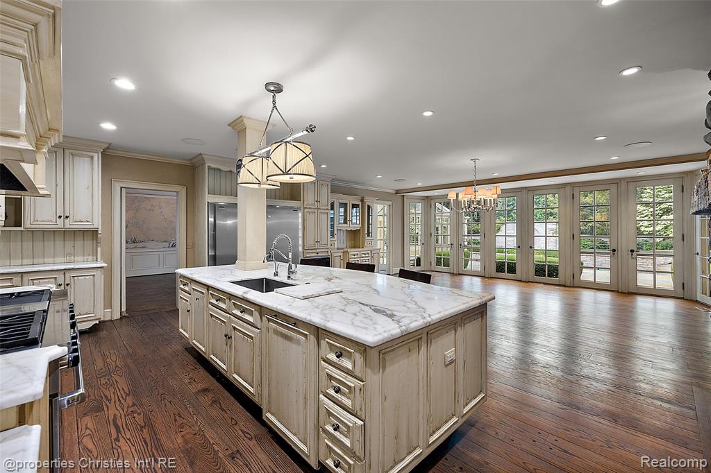 237 Lake Shore Road Grosse Pointe Farms, MI 48236 - Photo 28 of 98 Gallery Image 28