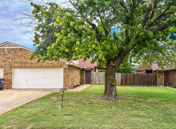 $195,000 | 539 Bluebird Lane, Red Oak, TX 75154