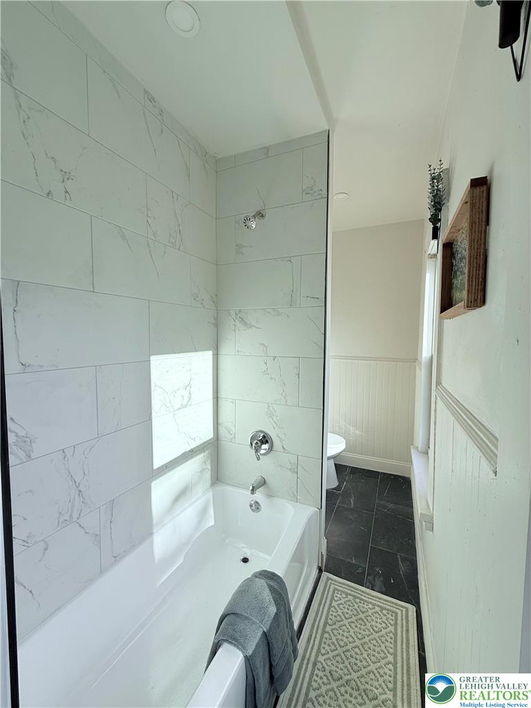 616 Valley Street Easton, PA 18042 - Photo 12 of 34