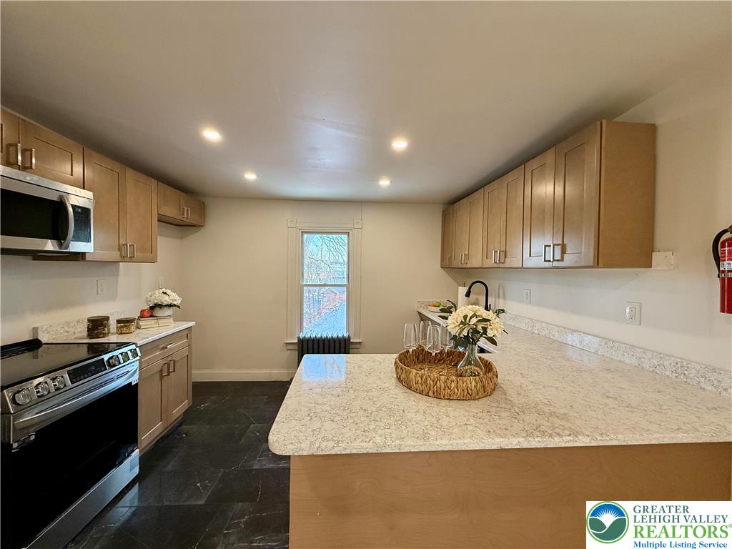 616 Valley Street Easton, PA 18042 - Photo 3 of 34