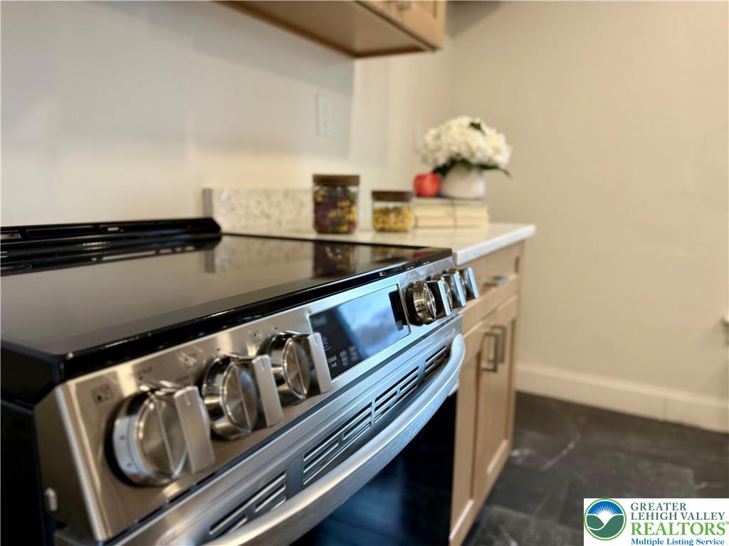 616 Valley Street Easton, PA 18042 - Photo 4 of 34