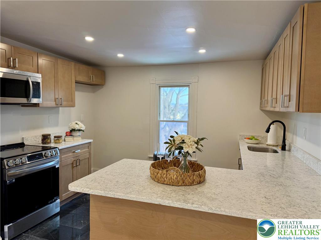 616 Valley Street Easton, PA 18042 - Photo 5 of 34